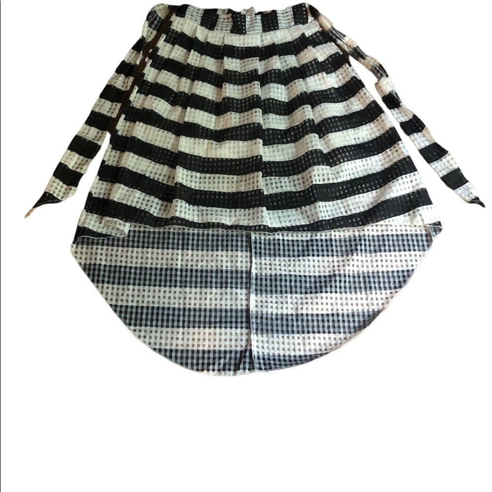 2018 women Elegant black and white pleated maxi A - line long striped skirt.